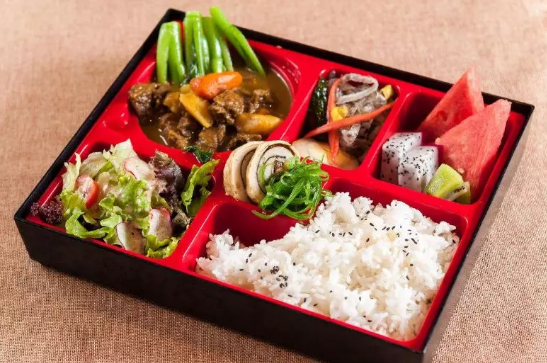 9月29日起全國鐵路停售常溫盒飯，冷鏈盒飯有望成“新寵”