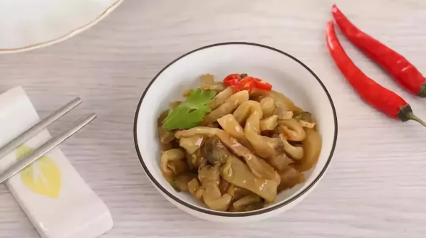 榨菜+方便面=餐飲降級(jí)：人均30元以下的平價(jià)餐廳開(kāi)始遭到冷遇