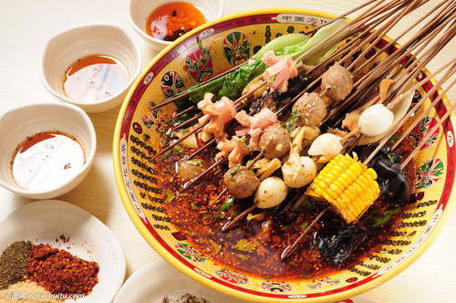 楊國福VS張亮，誰是中國麻辣燙之王？