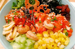 碳烤雞丸串、老北京雞肉卷、紫薯包……便利店這些鮮食最好賣