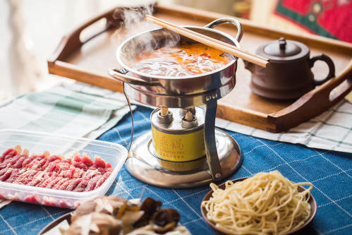 全國(guó)暴雪預(yù)警！海底撈、鍋圈、國(guó)美、安井…各方勢(shì)力開戰(zhàn)“冬天的第一頓火鍋”