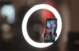 羅永浩、吳曉波頻頻“翻車”，直播帶貨還值得大力去做嗎？