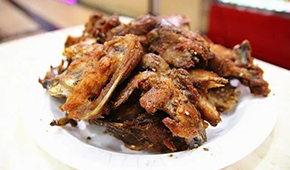 沈陽確診大爺讓雞架火了！這個凍品邊角料里原來藏著一門大生意