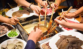 海底撈、呷哺呷哺關(guān)店，火鍋食材超市“退燒”，火鍋真的不“火”了嗎？