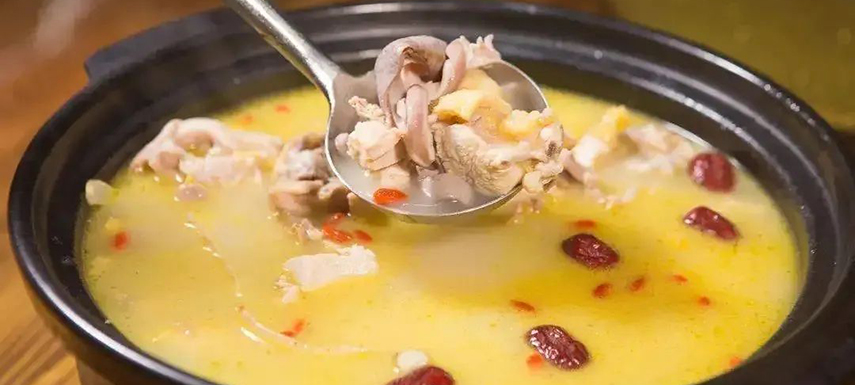 風(fēng)向 | 豬肚雞迎來(lái)高光時(shí)刻，將成預(yù)制菜新爆款？