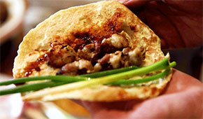 “淄式燒烤”火到全國，淄博小餅“一餅難求”