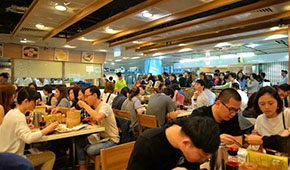 由守轉(zhuǎn)攻！餐飲業(yè)上半年裂變：著力下沉、裂變?nèi)珖?guó)