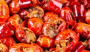 價格跳水、蝦尾滯銷，頂流網(wǎng)紅小龍蝦今年也“頂”不住了？