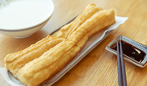 從火鍋、麻辣燙重回早餐賽道，速凍油條有哪些新變化？