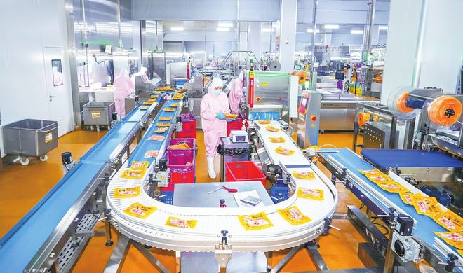 央視探訪皇家小虎華北超級工廠，解碼美味烤腸背后的高標準、高品質(zhì)